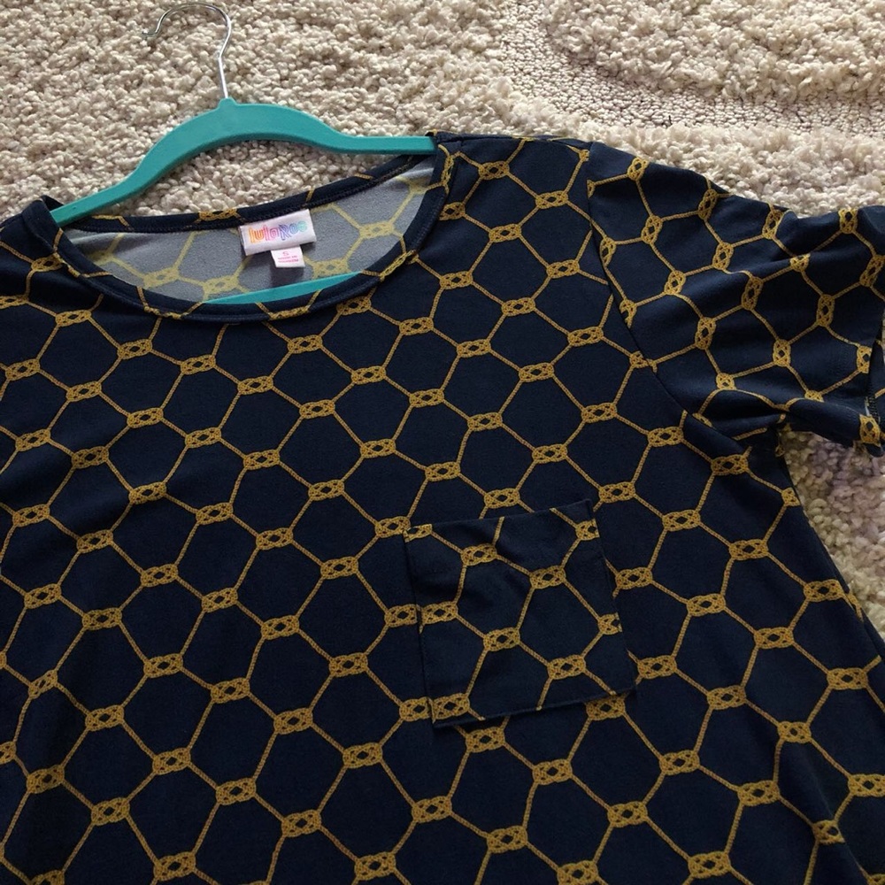 Lularoe S Carly - Picture 2 of 3